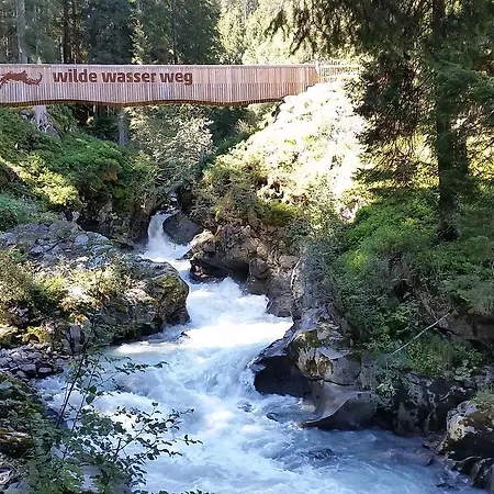 Готель Garni Bergland Нойштіфт-ім-Штубайталь